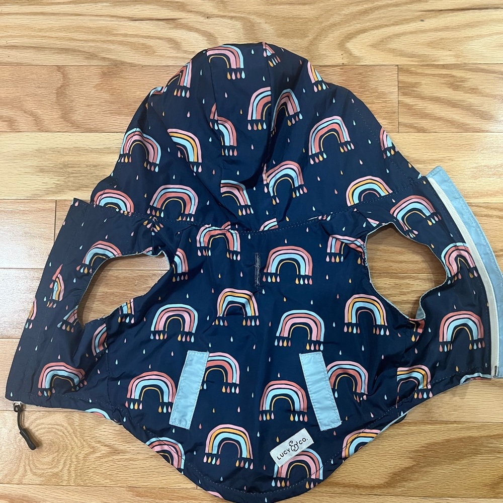 Reversible raincoat for medium size dog